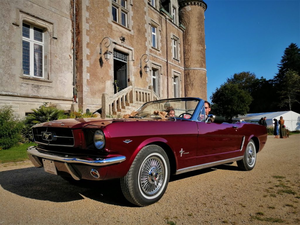 Feel Classic : Location Mustang Cabriolet 1964 1/2 V8 boite méca avec chauffeur mariage en Bretagne